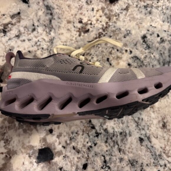 Women's ON Sneakers - Cloudsurfer Trail - Lilac / Grey / Black - Size 7.5 - Picture 5 of 9